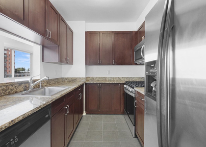 211 North End Avenue - Photo 1