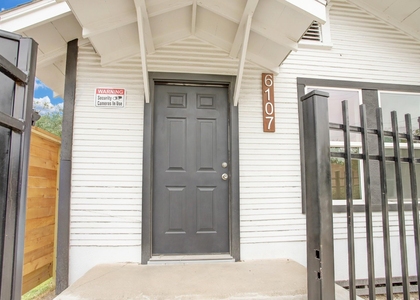 6107 N Main St - Photo 1