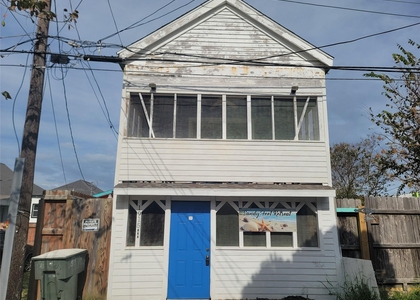 1915 Avenue O 1/2 Rear Unit A - Photo 1