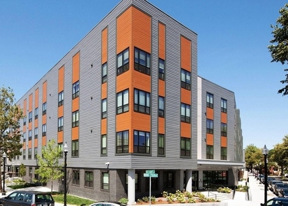 100 Cabot St - Photo 1