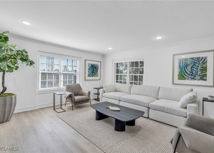 271 Broad Avenue S - Photo 1