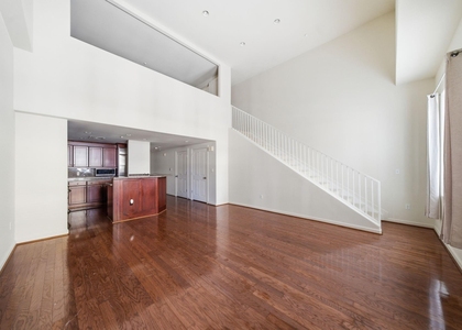 914 Main Street - Photo 1
