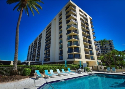 690 Island Way - Photo 1