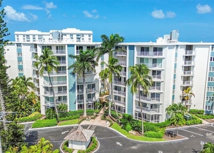 1300 Gulf Shore Boulevard N - Photo 1