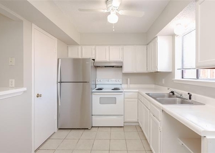 2813 Wimbledon Court - Photo 1
