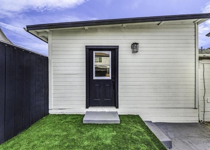 2029 E Avenue - Photo 1