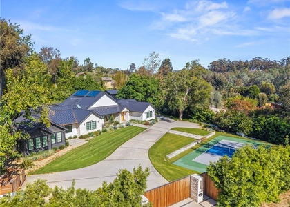 4874 Sun Valley Rd. - Photo 1