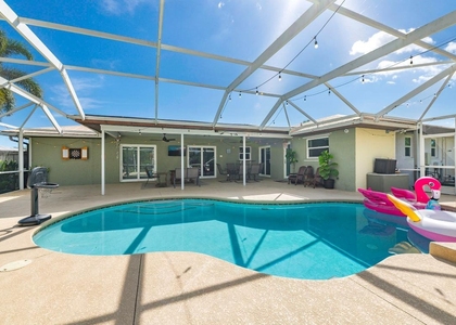 762 Se River Lane - Photo 1