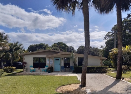 1150 Ne County Line Road - Photo 1