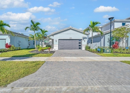 14185 Sw Daphne Street - Photo 1