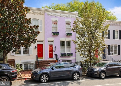 1215 33rd Street Nw - Photo 1