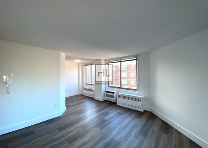 Second Avenue - Photo 1