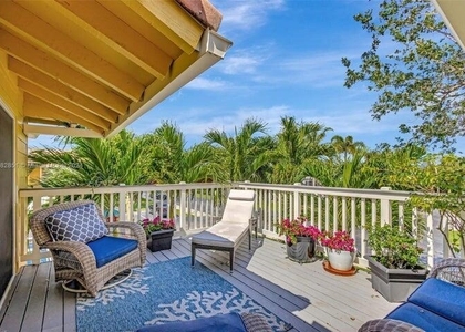 237 Seabreeze Circle - Photo 1