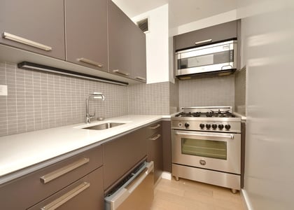 222 East 39th Street - Photo 1
