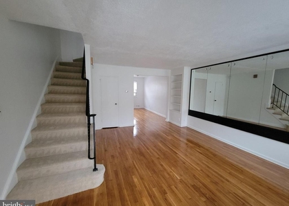 147 Mississippi Avenue Se - Photo 1