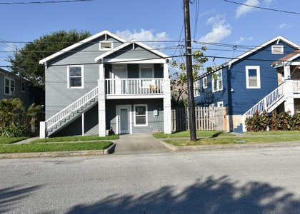 807 7th Street - Photo 1