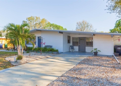 4206 W Wisconsin Avenue - Photo 1