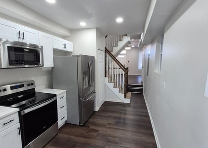 2015 E Fairmount Avenue - Photo 1