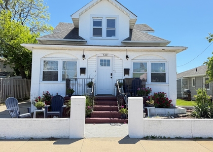 610 Laurelton Boulevard - Photo 1
