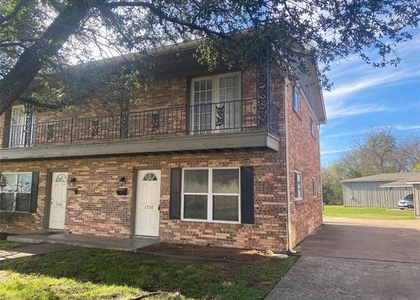 1710 N Travis Street - Photo 1