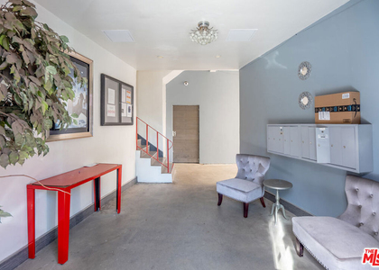 5831 Carlton Way - Photo 1