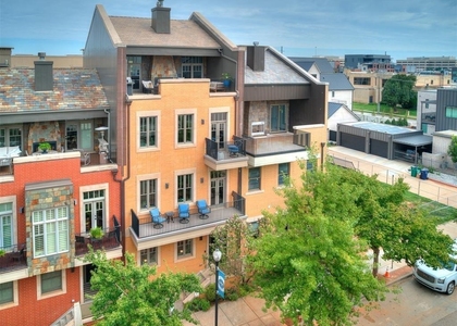 115 Ne 3rd Street - Photo 1