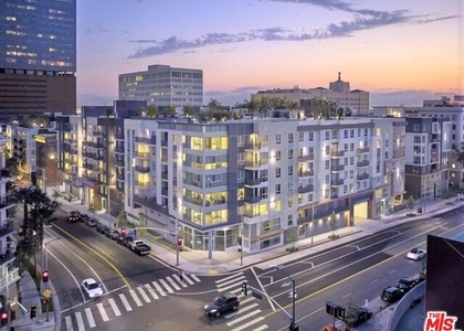1120 W 6th Street - Photo 1