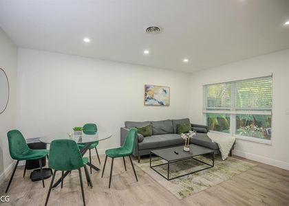 19 Ne 16th Street - Photo 1