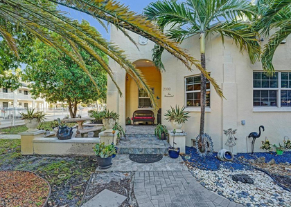 2000 Jackson Street - Photo 1