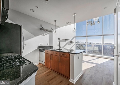 444 W Broad Street - Photo 1