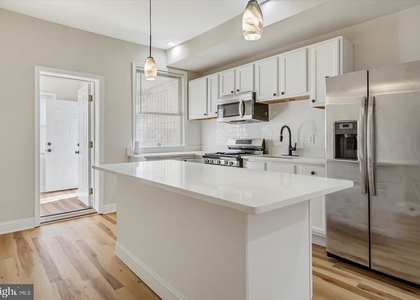 705 N Milton Avenue - Photo 1
