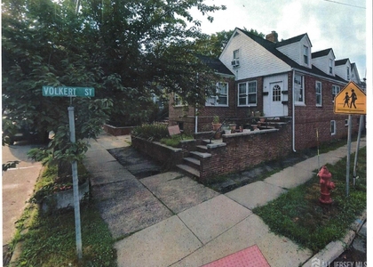 82 Woodbridge Avenue - Photo 1