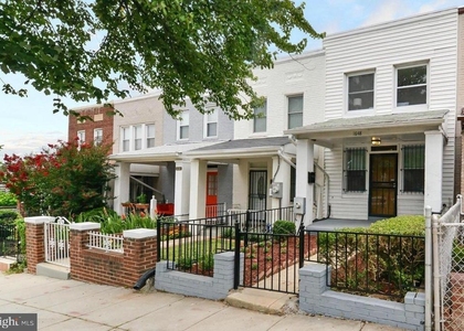 1648 L Street Ne - Photo 1