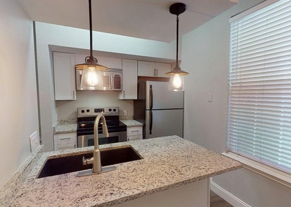 2814 Nueces St - Photo 1