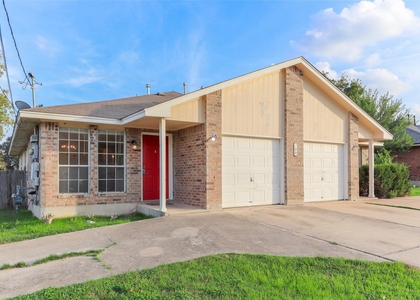 300 Tamara Dr - Photo 1