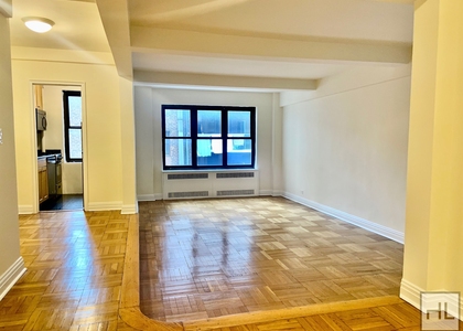 East 56 Street - Photo 1