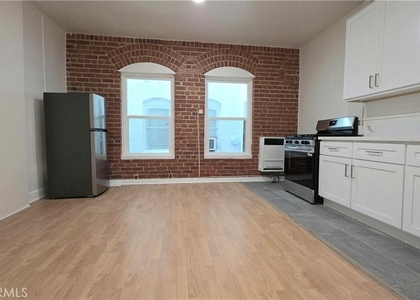 3408 W Sunset Boulevard - Photo 1