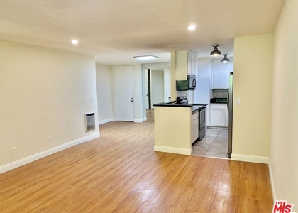 6526 Ocean Crest Drive - Photo 1