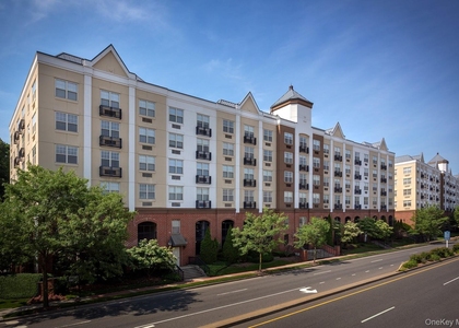 100 Glen Street - Photo 1