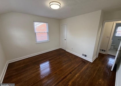 374 Chaplin Street Se - Photo 1