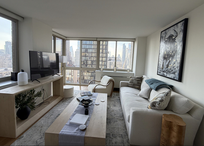 Midtown West - Photo 1