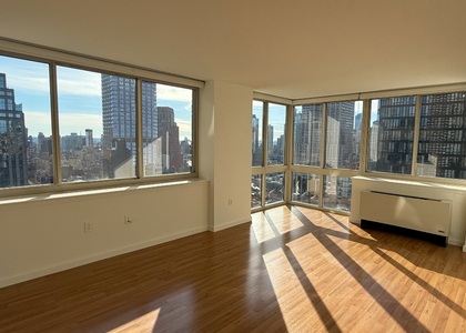 Midtown West - Photo 1