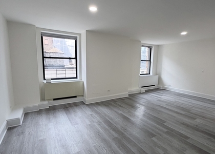 West 34th Street - Photo 1