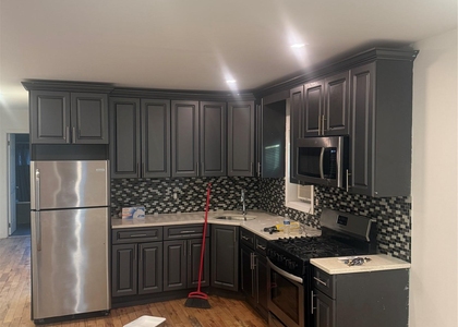 28 Clinton Avenue - Photo 1