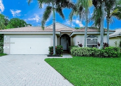 5449 Grande Palm Circle - Photo 1