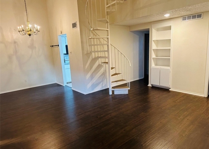 2401 Leon St - Photo 1
