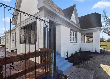 1104 Nw 44th Street - Photo 1