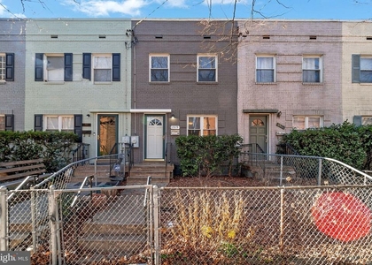 1515 1st Street Sw - Photo 1