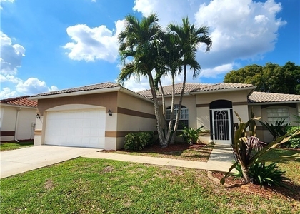 11082 Lakeland Circle - Photo 1
