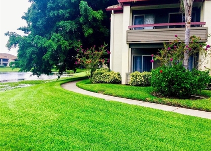 10263 Gandy Boulevard N - Photo 1